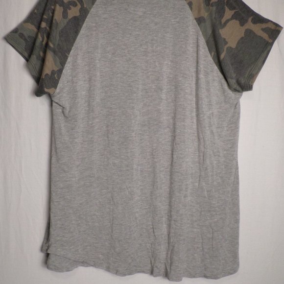 Grateful Hearts Grey & Camo XL Short Sleeve Hot Mess Mama Print T - Picture 6 of 9